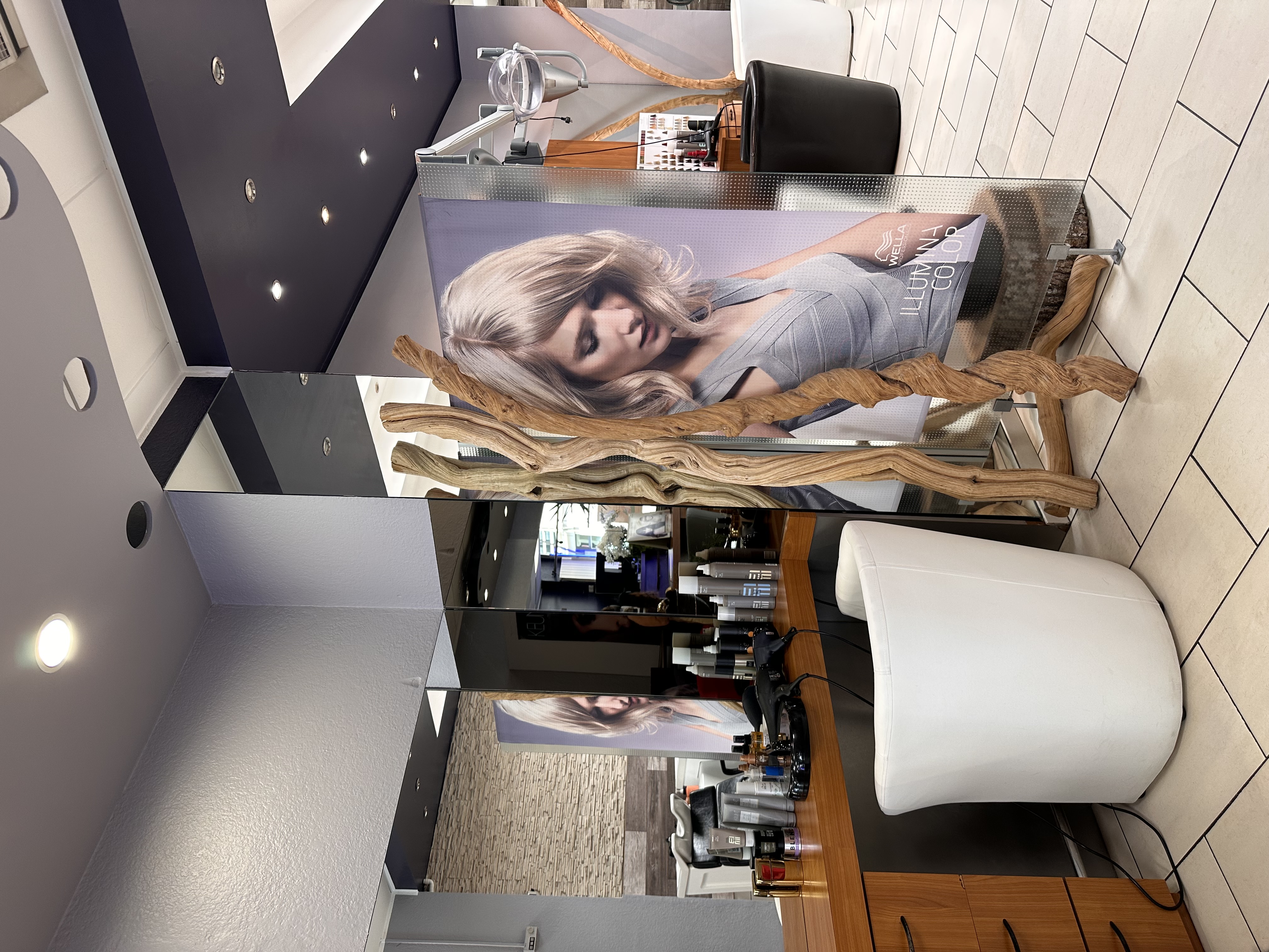 L'éclairage et l'ambiance lumineuse du salon